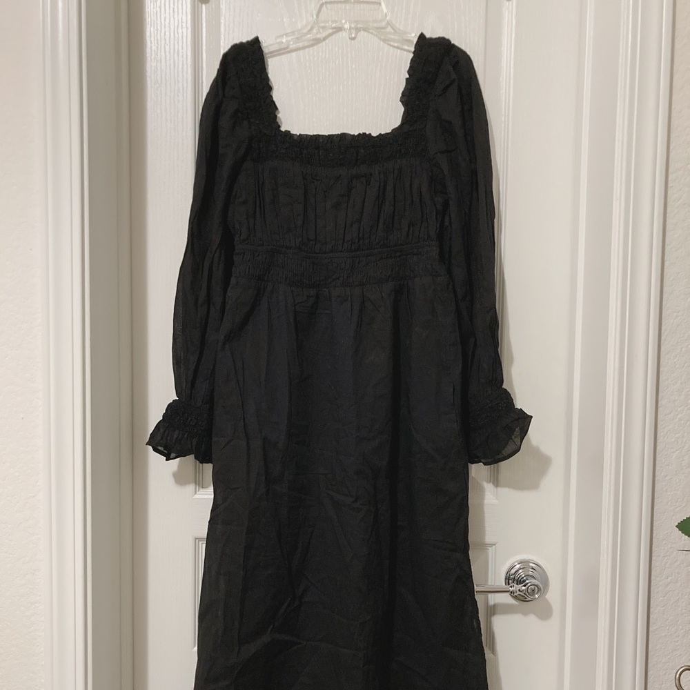 Gap Puff Sleeve Smocked Maxi Dress in black, petite sizing